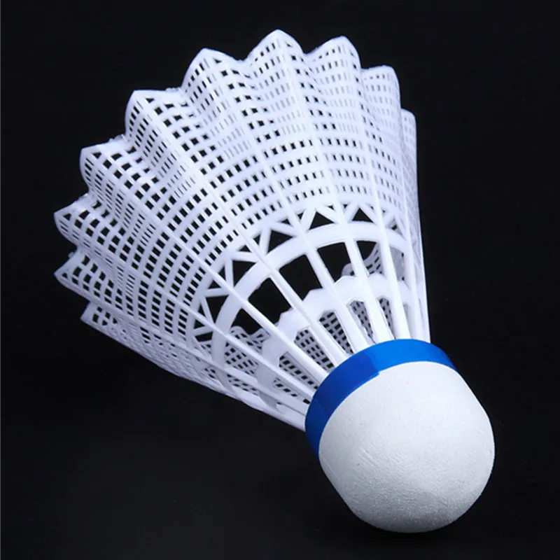 Sports Entertainment Badminton - مراجعة Nylon Shuttlecock 12 وسعره