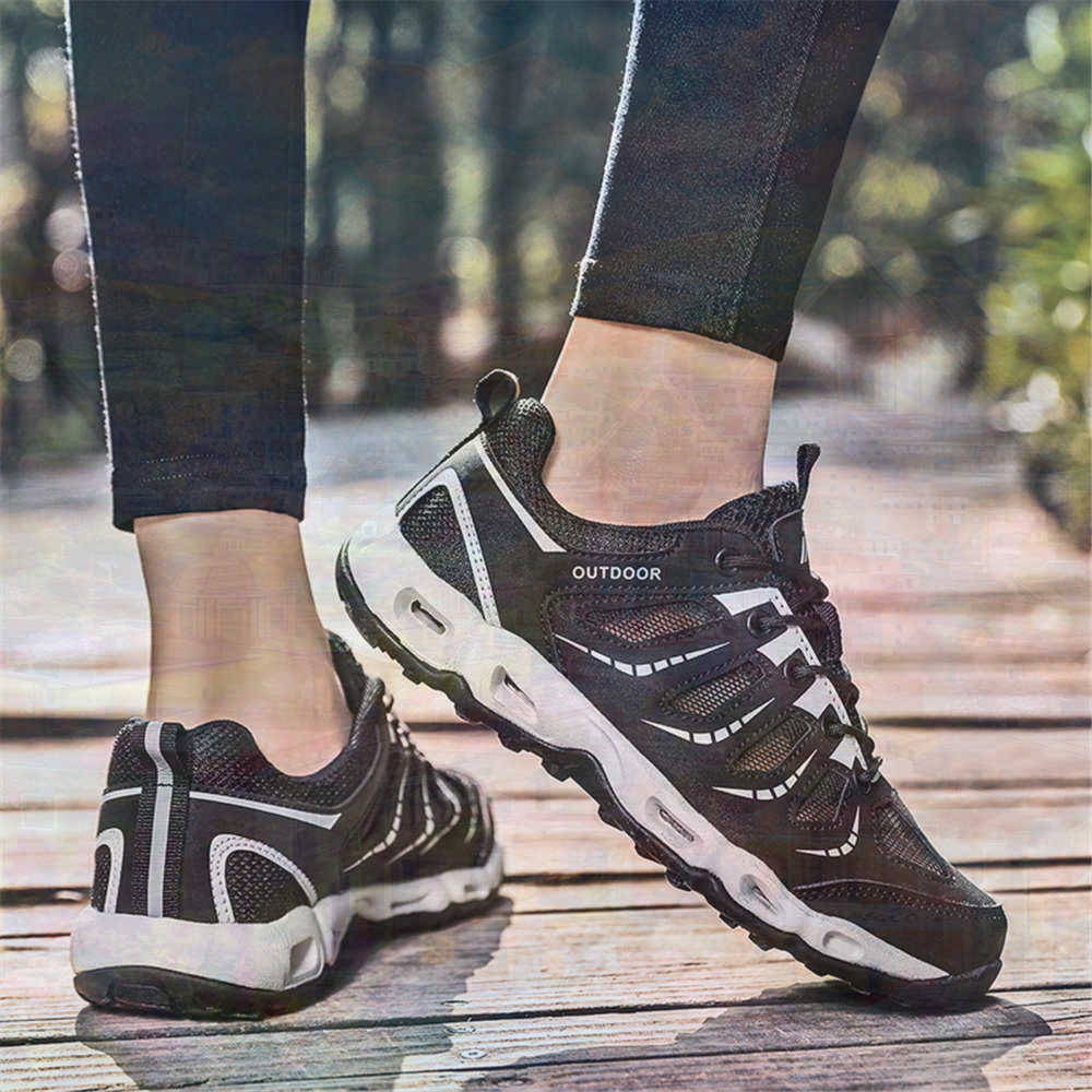 Sumer Round Tip Silver Sneaker - مراجعة Badminton Kids وسعره