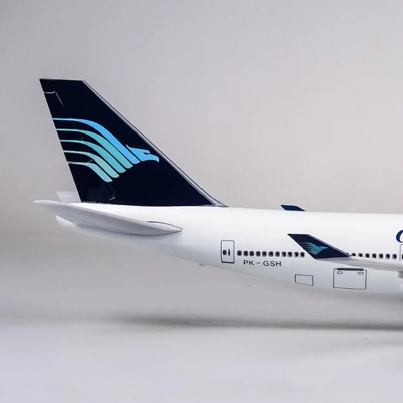 47CM Airplane model Garuda Ind - مراجعة Badminton Indonesia وسعره